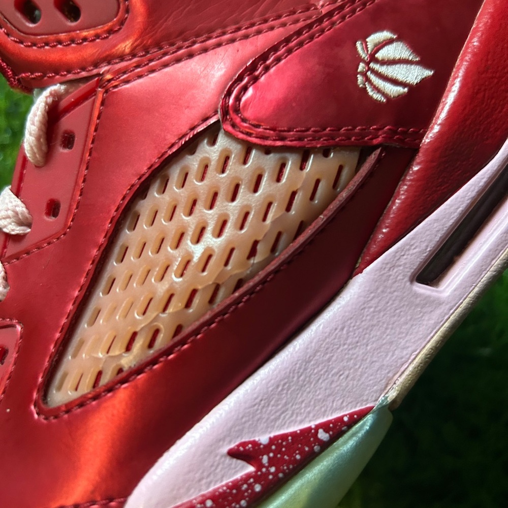 Air Jordan 5 Valentine’s Day
Size 7Y • No Box